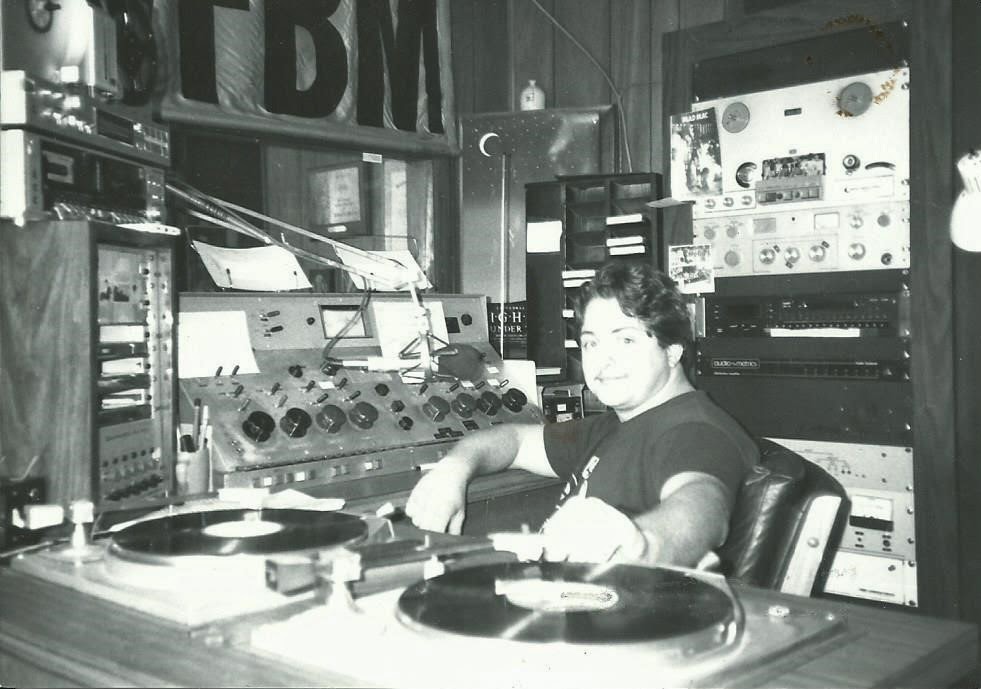 Local radio stations struggle to maintain audience against a wave of digital disruptions